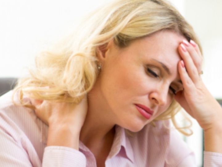 Merev nyaki gerinc és fejfájás